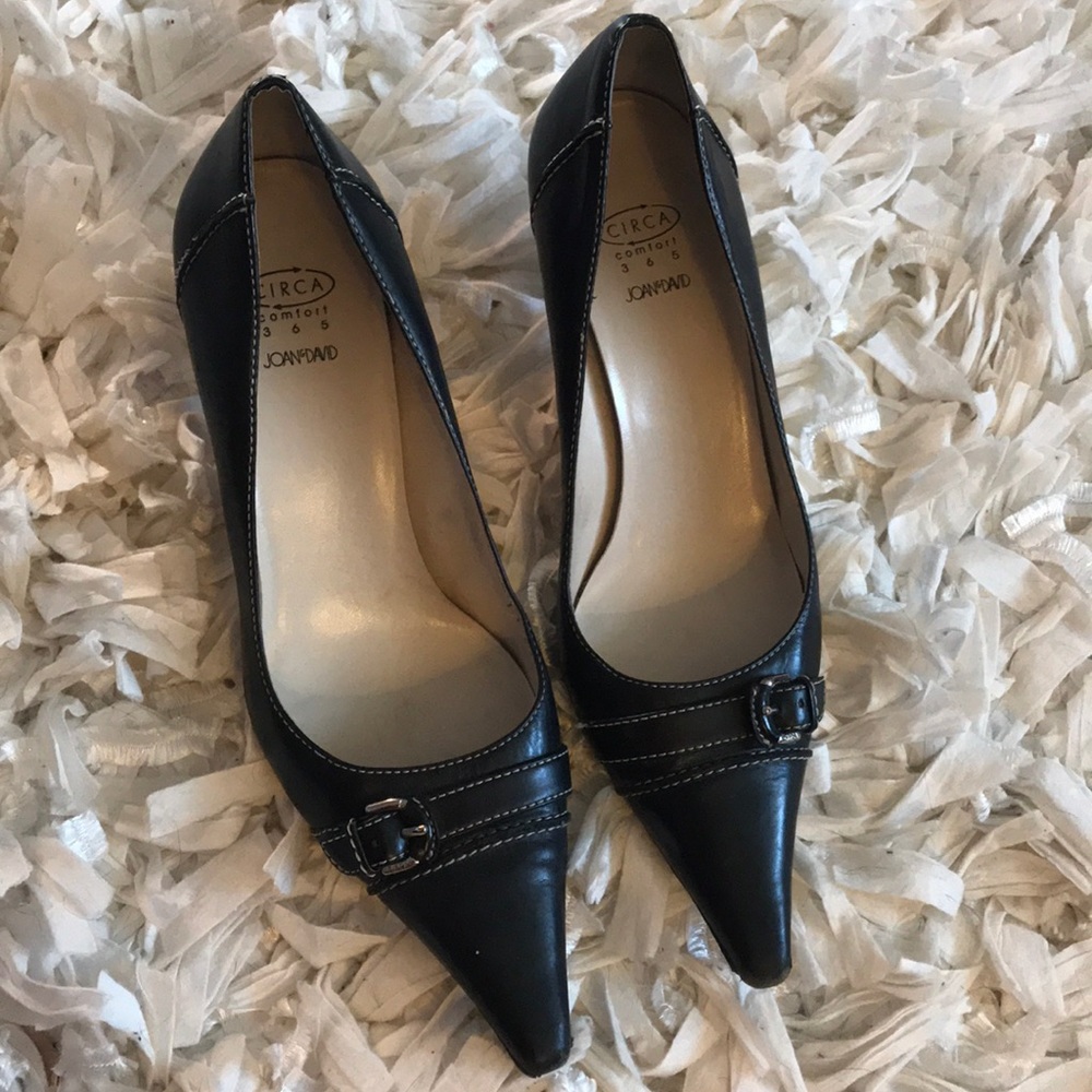 Super cute heels barely worn!